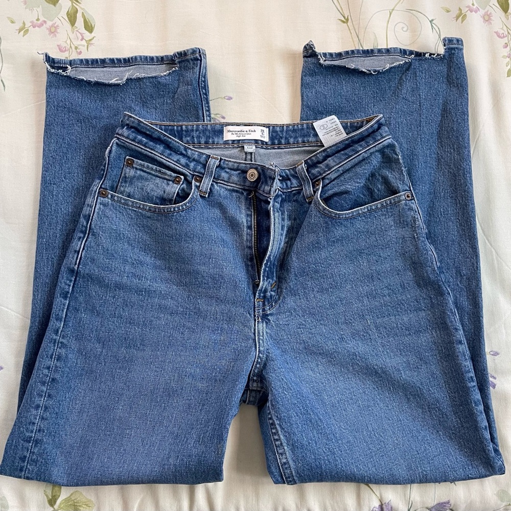 Abercrombie & Fitch Curve Love High Rise 90s Relaxed Jean